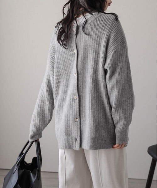 AMELY(エミリー)の「2WAYリブニットカーディガン(カーディガン/ボレロ・レディース・ベージュ/グレー/ブラック・フリー)」の8枚目の写真