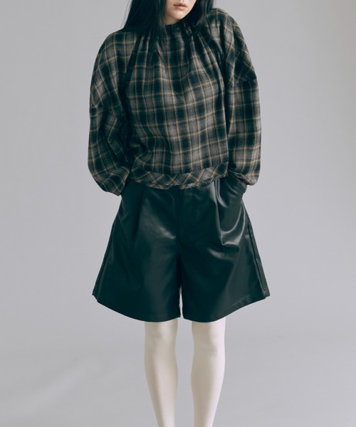 EN NEUME（エンノイム）の「Faux Leather Half Pants（その他パンツ・レディース・アイボリー/ブラック・FREE）」の7枚目の写真
