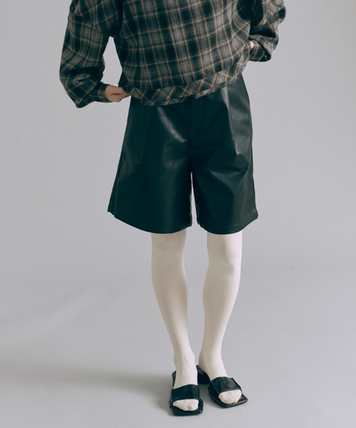 EN NEUME（エンノイム）の「Faux Leather Half Pants（その他パンツ・レディース・アイボリー/ブラック・FREE）」の9枚目の写真