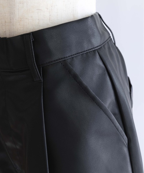 EN NEUME（エンノイム）の「Faux Leather Half Pants（その他パンツ・レディース・アイボリー/ブラック・FREE）」の4枚目の写真