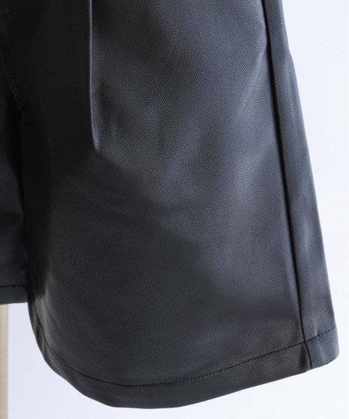 EN NEUME（エンノイム）の「Faux Leather Half Pants（その他パンツ・レディース・アイボリー/ブラック・FREE）」の5枚目の写真