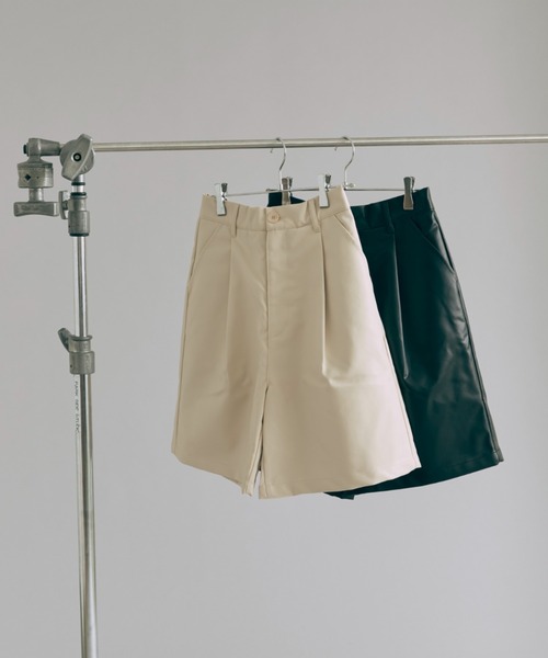 EN NEUME（エンノイム）の「Faux Leather Half Pants（その他パンツ・レディース・アイボリー/ブラック・FREE）」の12枚目の写真