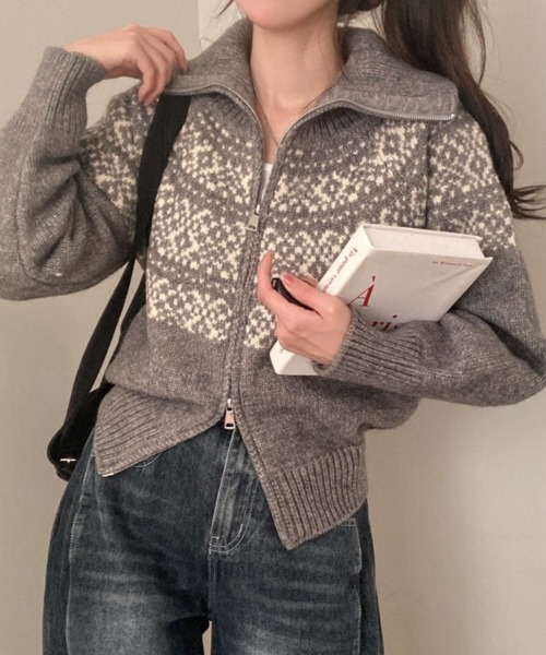 SHEENA(シーナ)の「ノルディック柄ダブルジップニットトップス(ニット/セーター・レディース・グレー/アイボリー/ネイビー/レッド・M)」の16枚目の写真