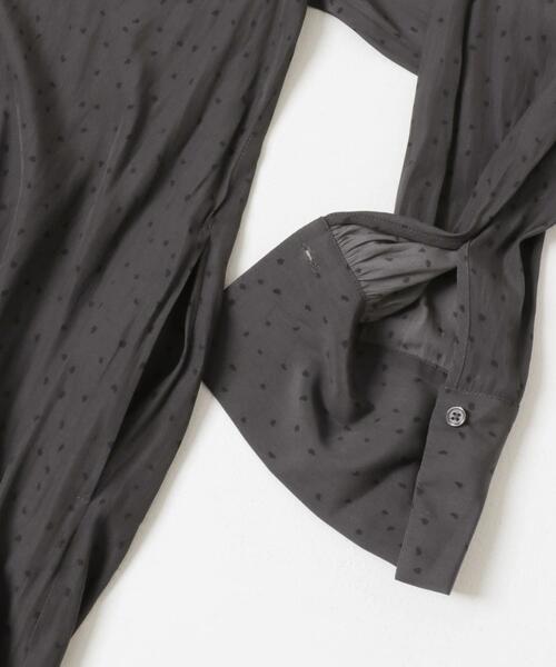 URBAN RESEARCH（アーバンリサーチ）の「ギャザーティアードワンピース（ワンピース・レディース・ブラック/チャコールグレー・FREE）」の14枚目の写真