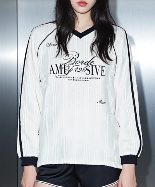 A'GEM/9 × .kom 『.KOM/ドットケーオーエム』 Y2K V-Neck Logo