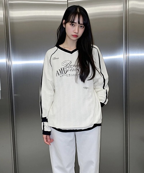 A'GEM/9 × .kom 『.KOM/ドットケーオーエム』 Y2K V-Neck Logo Design