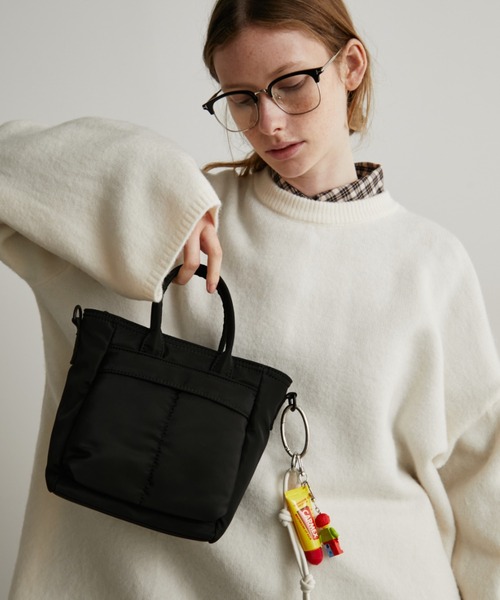 Auntie Rosa Holiday（アンティローザホリデー）の「ミニヘルメットバッグ / ショルダーバッグ（ハンドバッグ・レディース・ブラック/アイボリー・FREE）」の4枚目の写真