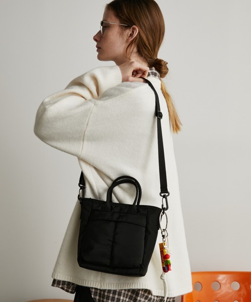 Auntie Rosa Holiday（アンティローザホリデー）の「ミニヘルメットバッグ / ショルダーバッグ（ハンドバッグ・レディース・ブラック/アイボリー・FREE）」の6枚目の写真