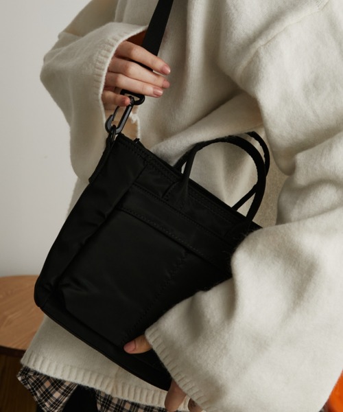 Auntie Rosa Holiday（アンティローザホリデー）の「ミニヘルメットバッグ / ショルダーバッグ（ハンドバッグ・レディース・ブラック/アイボリー・FREE）」の7枚目の写真