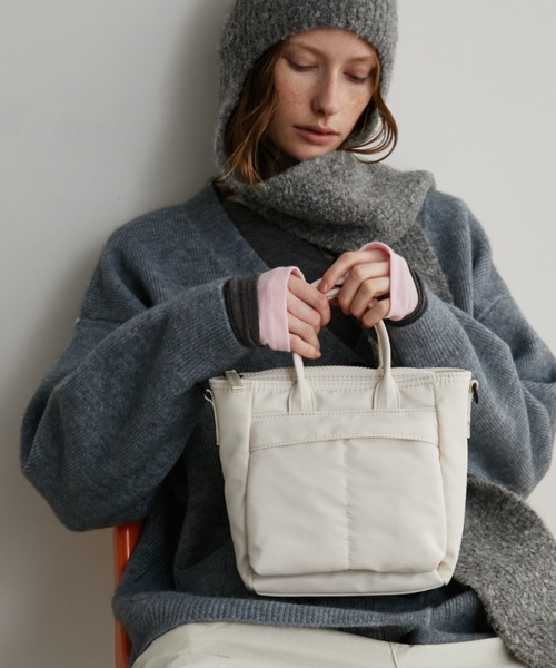 Auntie Rosa Holiday（アンティローザホリデー）の「ミニヘルメットバッグ / ショルダーバッグ（ハンドバッグ・レディース・ブラック/アイボリー・FREE）」の8枚目の写真