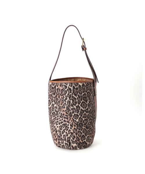Spick & Span(スピックアンドスパン)の「《WEB限定追加2》A VACATION/ア ヴァケーション MARCHE BROWN LEO(ショルダーバッグ・レディース・ブラウン・FREE)」の8枚目の写真