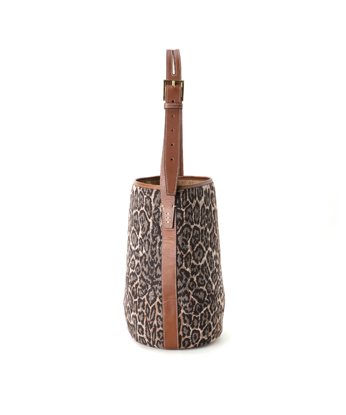 Spick & Span(スピックアンドスパン)の「《WEB限定追加2》A VACATION/ア ヴァケーション MARCHE BROWN LEO(ショルダーバッグ・レディース・ブラウン・FREE)」の9枚目の写真