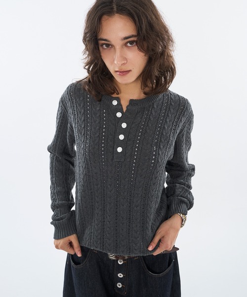 WISH FOR EVER(ウィッシュフォーエバー)の「SILVER BUTTON CABLE HENRY NECK KNIT LONG SLEEVE / シルバーボタンケーブヘンリーネックニットロングスリーブ(ニット/セーター・メンズ・チャコールグレー/ブラック/ネイビー・SMALL/MEDIUM/LARGE)」の12枚目の写真