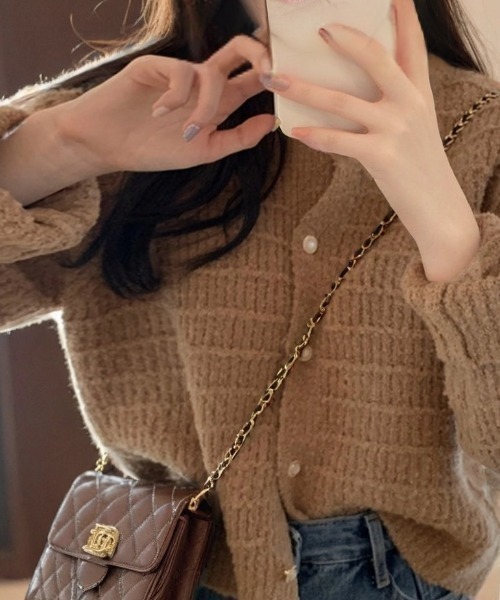 cammie(キャミー)の「パールボタンふわふわニットカーディガン(カーディガン/ボレロ・レディース・ベージュ/グリーン/ピンク/ホワイト・F)」の2枚目の写真