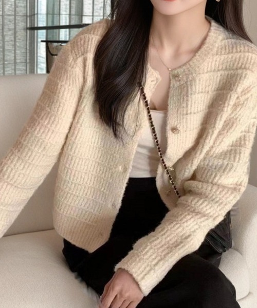 cammie(キャミー)の「パールボタンふわふわニットカーディガン(カーディガン/ボレロ・レディース・ベージュ/グリーン/ピンク/ホワイト・F)」の6枚目の写真
