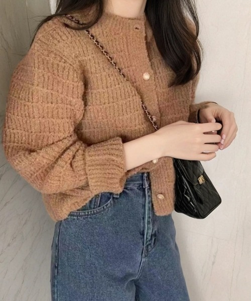 cammie(キャミー)の「パールボタンふわふわニットカーディガン(カーディガン/ボレロ・レディース・ベージュ/グリーン/ピンク/ホワイト・F)」の10枚目の写真