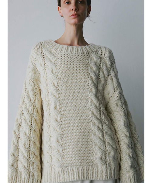 HER.（ハー）の「ハンドケーブルニットプルオーバー（ニット/セーター・レディース・オフホワイト/ブラック・フリー）」の4枚目の写真