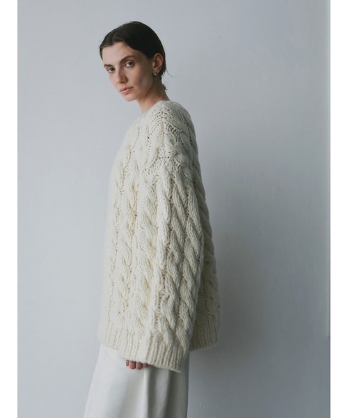 HER.（ハー）の「ハンドケーブルニットプルオーバー（ニット/セーター・レディース・オフホワイト/ブラック・フリー）」の5枚目の写真