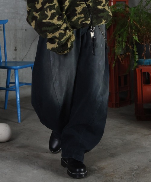 ILL'S（イルズ）の「AW グランジ ペイント フェード加工 デニムパンツ メンズ レディース ユニセックス 【ILL'S】（デニムパンツ・メンズ・ブルー・M/L）」の6枚目の写真