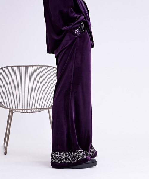Ellno Loset(エルノロゼット)の「ベロア刺繍フレアパンツ(スラックス・メンズ・ブラック/パープル・X-SMALL/SMALL/MEDIUM/LARGE)」の10枚目の写真