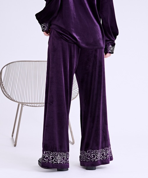Ellno Loset(エルノロゼット)の「ベロア刺繍フレアパンツ(スラックス・メンズ・ブラック/パープル・X-SMALL/SMALL/MEDIUM/LARGE)」の5枚目の写真
