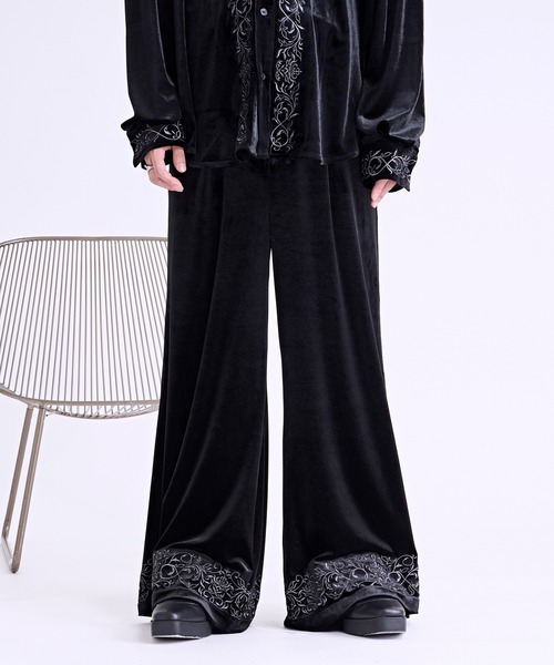 ベロア刺繍フレアパンツ（スラックス）｜Ellno Loset（エルノロゼット