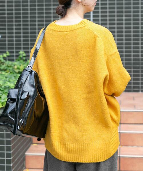 ITEMS URBANRESEARCH(アイテムズ アーバンリサーチ)の「クルーネックロゴニットプルオーバー(ニット/セーター・レディース・ネイビー/イエロー/ライトグレー・FREE)」の7枚目の写真
