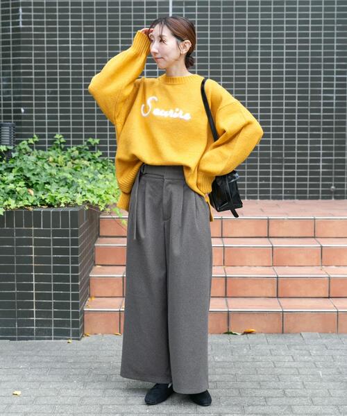 ITEMS URBANRESEARCH(アイテムズ アーバンリサーチ)の「クルーネックロゴニットプルオーバー(ニット/セーター・レディース・ネイビー/イエロー/ライトグレー・FREE)」の9枚目の写真