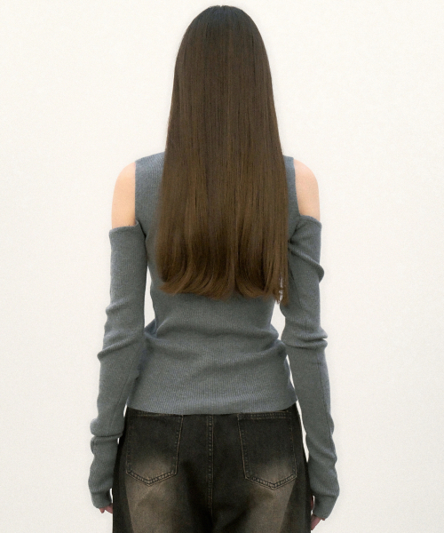 NICK&NICOLE(ニックアンドニコール)の「NICOLE WARMER RIBBED OFF SHOULDER KNIT_DEEP GRAY(ニット/セーター・レディース・その他・FREE)」の3枚目の写真