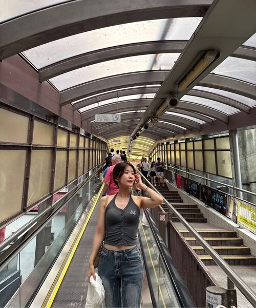 MUCENT（ムセント）の「メラホルターネッククロップスリーブレスナシ（4カラー）（Tシャツ/カットソー・レディース・ホワイト/ブラック/グレー/チャコール・FREE）」の8枚目の写真