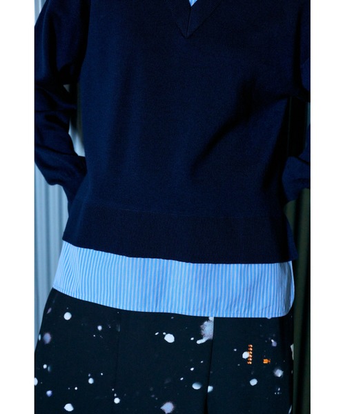 ENFOLD（エンフォルド）の「シャツレイヤードプルオーバー（ニット/セーター・レディース・ホワイト/チャコールグレー/ダークネイビー・38）」の8枚目の写真