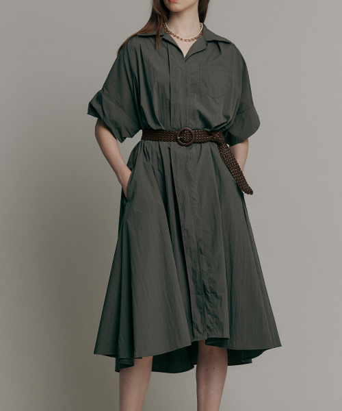 MAXZA（マージャコレクション）の「ルーズフィットAラインシャツロングワンピース（ベルト2種付き）（カーキ）（ワンピース・レディース・カーキ・FREE）」の2枚目の写真