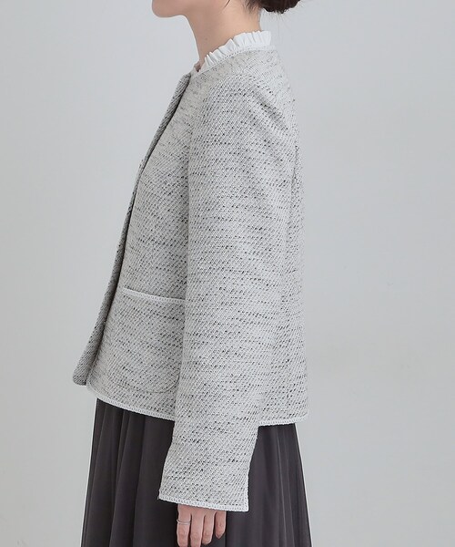 SHOO・LA・RUE（シューラルー）の「【S-3L】柔らかく軽い ライトツイードジャケット（ノーカラージャケット・レディース・ホワイト系6/アイボリー系3/ネイビー系3・01/02/03/04/05）」の15枚目の写真