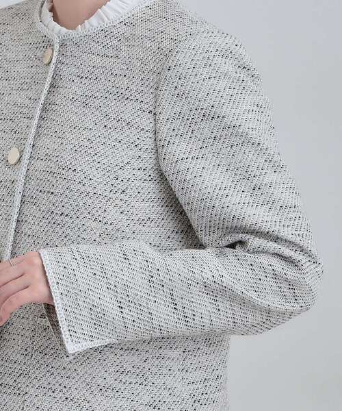 SHOO・LA・RUE（シューラルー）の「【S-3L】柔らかく軽い ライトツイードジャケット（ノーカラージャケット・レディース・ホワイト系6/アイボリー系3/ネイビー系3・01/02/03/04/05）」の12枚目の写真