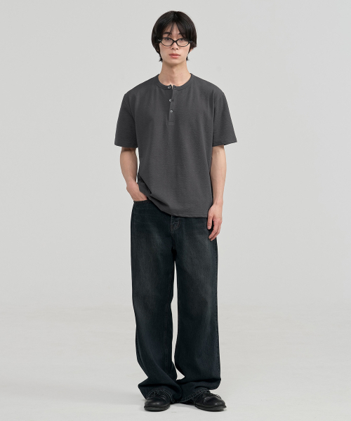 JUAN HOMME(ジュアンオム)の「ヘンリーネックハーフスリーブ(チャコール)(Tシャツ/カットソー・メンズ・その他・SMALL/MEDIUM/LARGE)」の2枚目の写真