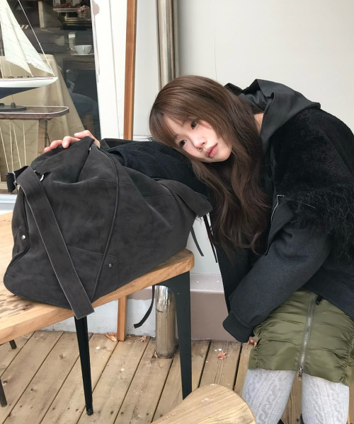 IDWS(アイドンワナセル)の「Mega Coil Boston Bag Brown(ボストンバッグ・レディース・その他・OS)」の1枚目の写真