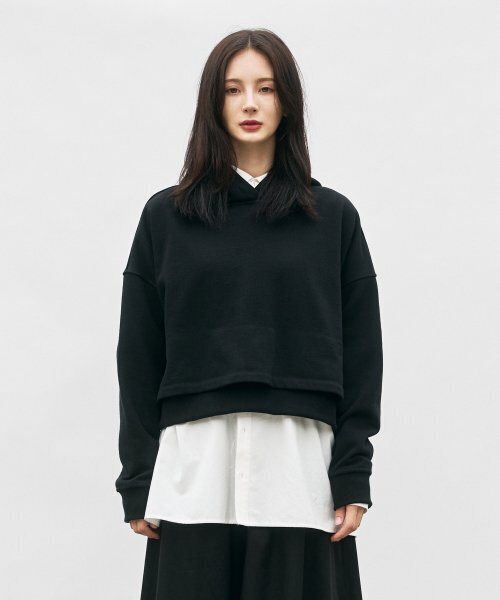 MONOPHOBIA(モノフォビア)の「LAYERED COTTON CROP HOODIE BLACK(パーカー・レディース・ブラック・FREE)」の1枚目の写真