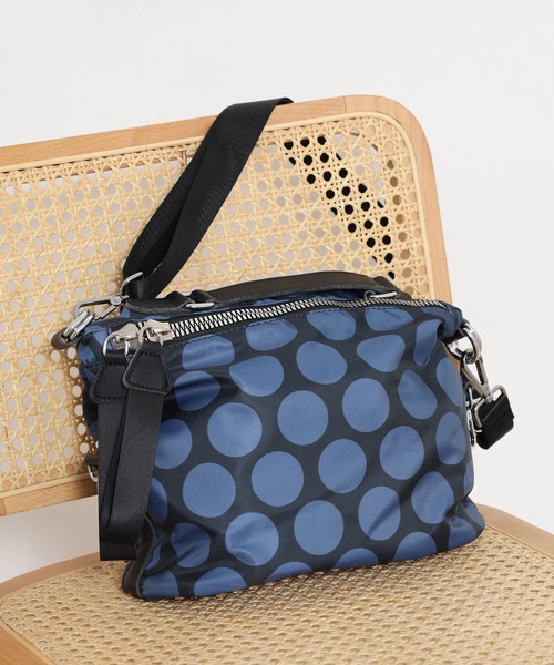 crossi(クロッシー)の「コインドット柄2WAYショルダーバッグ(ショルダーバッグ・レディース・ブラック/ホワイト/ブルー・FREE/F)」の3枚目の写真