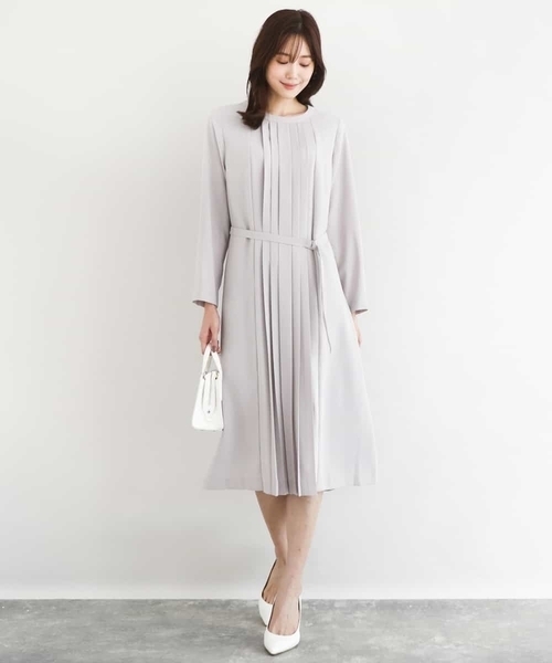 MK MICHEL KLEIN（エムケーミッシェルクラン）の「サテンジョーゼット プリーツワンピース/洗える（ワンピース・レディース・ライトグレー/ネイビー/ブラック・38）」の3枚目の写真