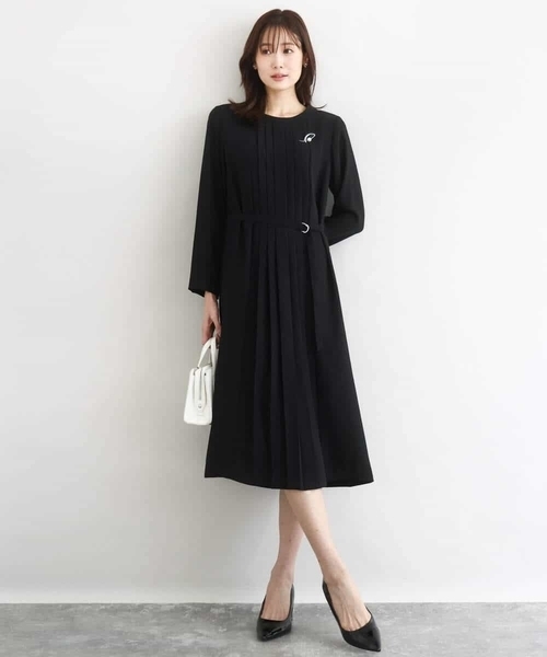 MK MICHEL KLEIN（エムケーミッシェルクラン）の「サテンジョーゼット プリーツワンピース/洗える（ワンピース・レディース・ライトグレー/ネイビー/ブラック・38）」の9枚目の写真