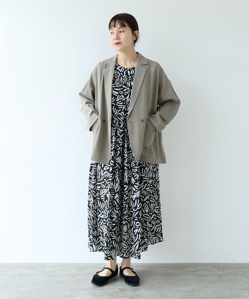 yuni（ユニ　）の「Rayon/Cupra/cotton print tiered  no sleeves ワンピース（ワンピース・レディース・ブラック系その他2/ブラック系その他/ブラック系その他3・FREE）」の3枚目の写真