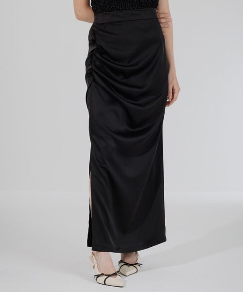 SENEE(セニー)の「satin drape long skirt(サテンドレープロングスカート)(スカート・レディース・アイボリー/ブラック・MEDIUM/SMALL)」の3枚目の写真