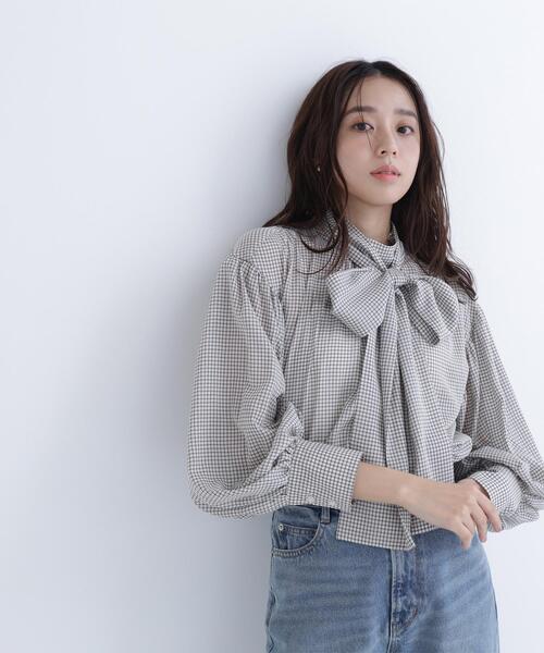 NATURAL BEAUTY BASIC(ナチュラルビューティーベーシック)の「◇ミニチェック2wayボウタイブラウス(シャツ/ブラウス・レディース・ホワイト系その他/ブルー系その他/ホワイト系その他2・SMALL/MEDIUM)」の2枚目の写真
