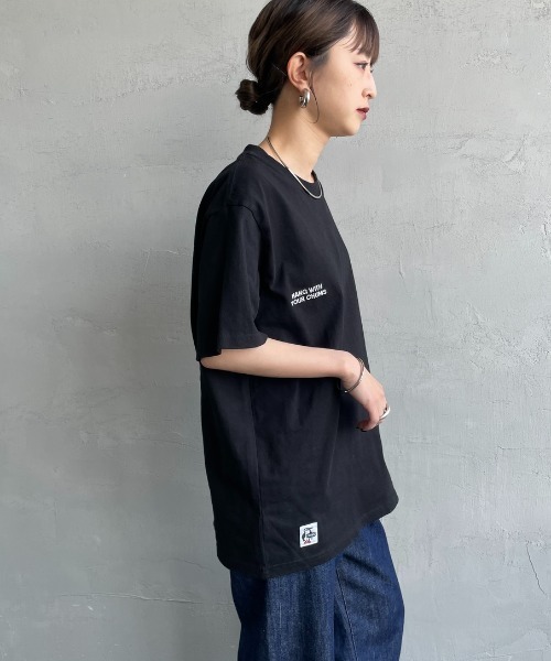 CHUMS（チャムス）の「【WEB先行予約】[CHUMS/チャムス] 別注 ヒストリーロゴ バックプリント ショートスリーブTシャツ (WEB限定)（Tシャツ/カットソー・レディース・ホワイト/ブラック・XXL/L/M/XL）」の5枚目の写真