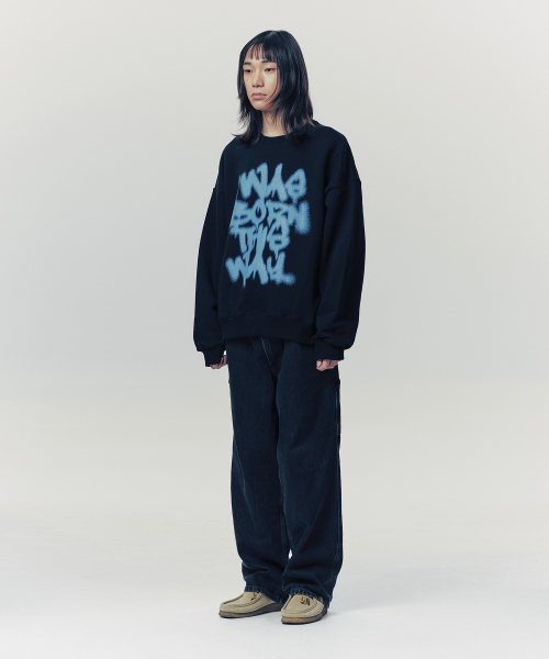 ISTKUNST(イストクンスト)の「BORN THIS WAY SWEATSHIRTS_BLACK(IK2EFMM444A)(スウェット・レディース・ブラック・M/L/S)」の4枚目の写真