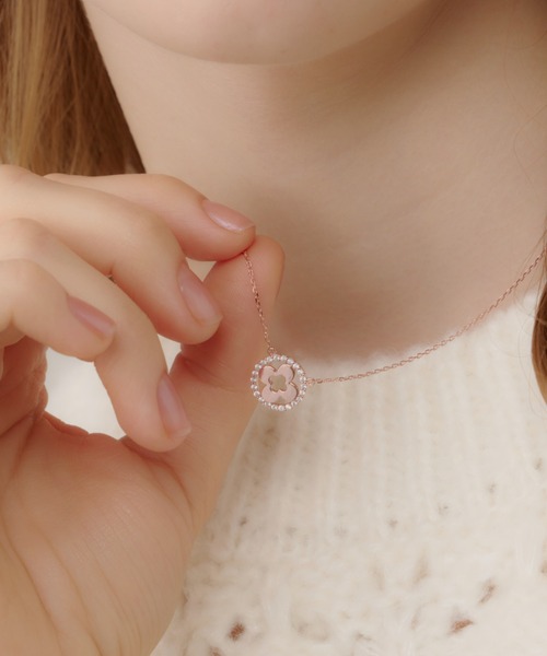 TITTY&CO.(ティティーアンドコー)の「【Monnette】フラワーカットモチーフピンクゴールドネックレス(ネックレス・レディース・ピンクゴールド・FREE)」の1枚目の写真