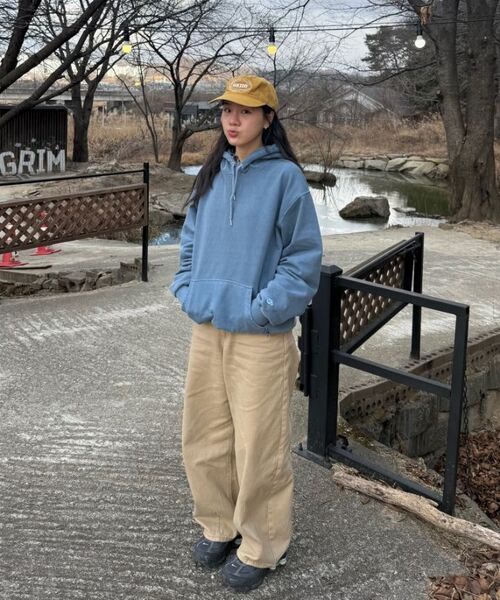 EASTGATE(イーストゲート)の「ピグメントコンパクトフードパーカー ペールブルー(パーカー・レディース・その他・LARGE/X-LARGE/SMALL/MEDIUM)」の11枚目の写真