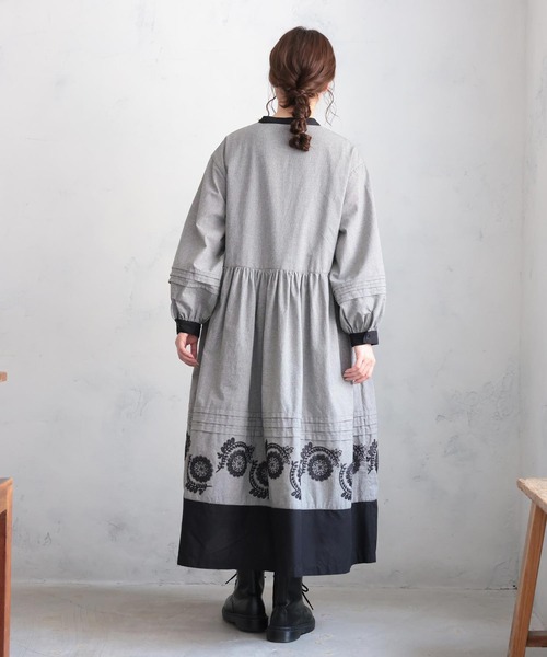 soulberry(ソウルベリー)の「裾に咲くワンピース(ワンピース・レディース・ブラック・M/L/LL/4L/5L)」の17枚目の写真