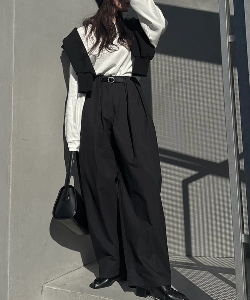 WILLFULLY(ウィルフリー)の「thick belt loop tuck wide PT(その他パンツ・レディース・モカ/ブラック・S/M)」の4枚目の写真