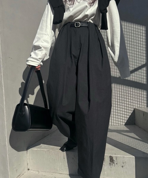 WILLFULLY(ウィルフリー)の「thick belt loop tuck wide PT(その他パンツ・レディース・モカ/ブラック・S/M)」の5枚目の写真